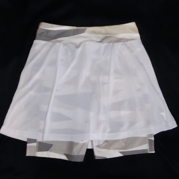 ASICS WHITE GRAY ACTIVE SKIRT W/BIKE SHORTS NEW STRONG 92 TENNIS PICKLEBALL M - Picture 2 of 7